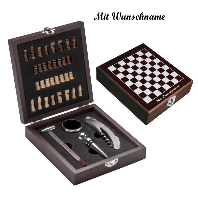 Weinset mit Namensgravur in Holzbox mit Schachspiel, Kellnermesser, Termometer..